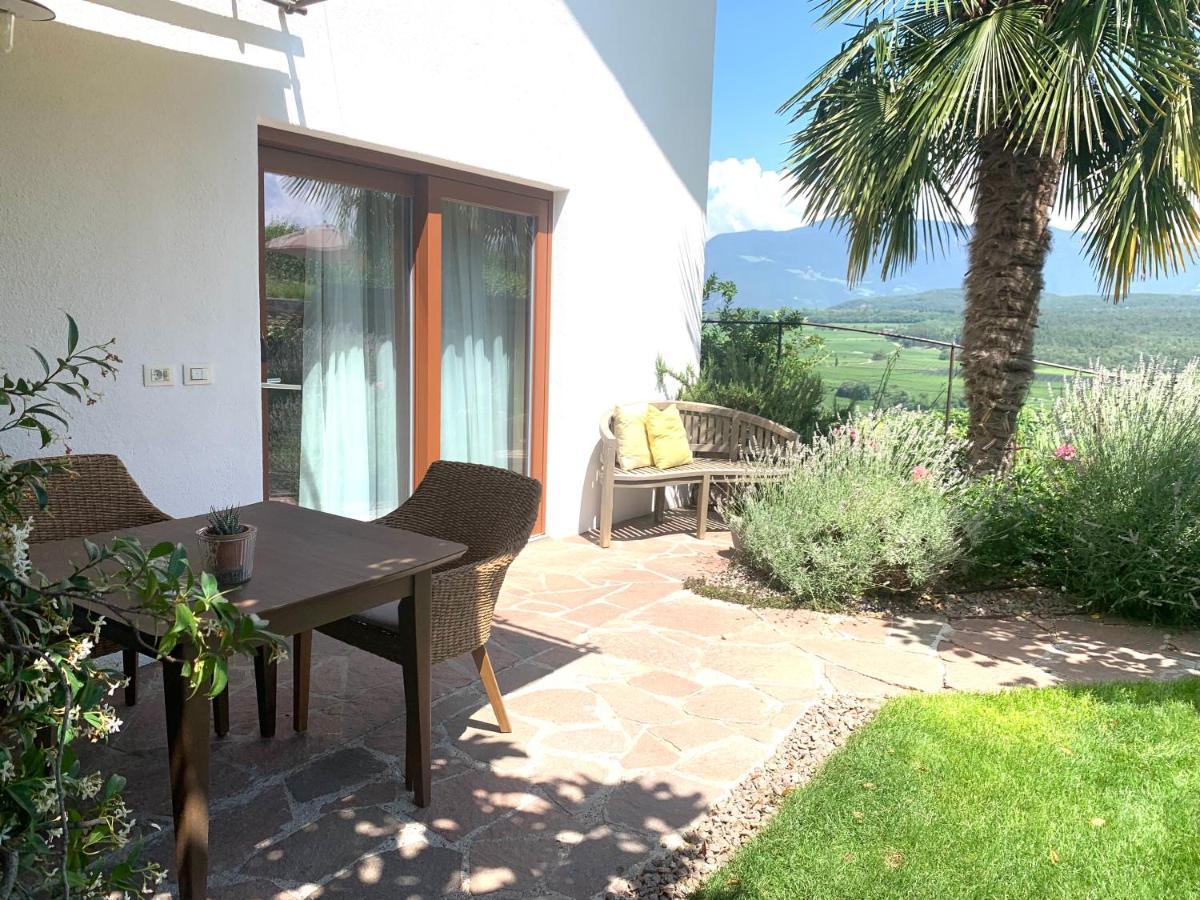 Weingut Weidlhof - Suite & Breakfast - Vacation For Wine Lovers Caldaro Eksteriør billede