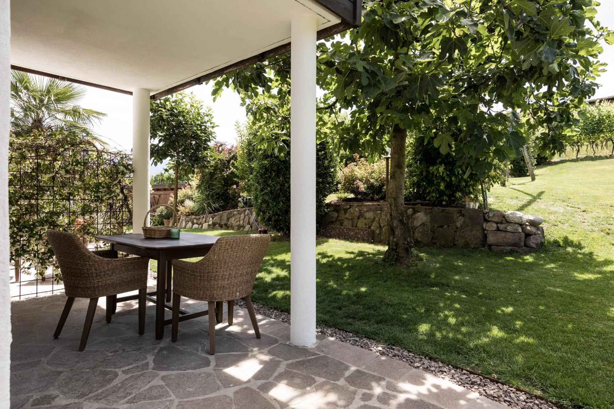Weingut Weidlhof - Suite & Breakfast - Vacation For Wine Lovers Caldaro Eksteriør billede