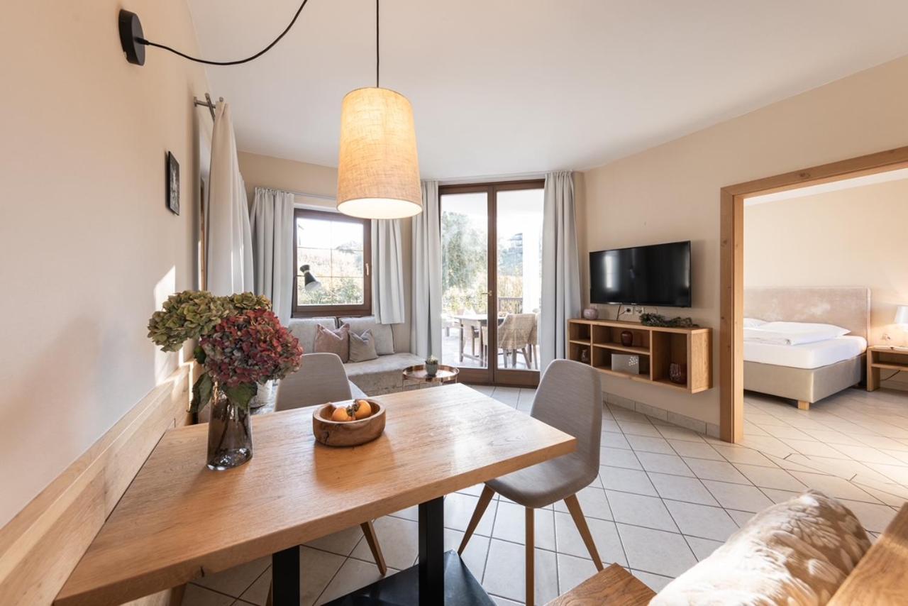 Weingut Weidlhof - Suite & Breakfast - Vacation For Wine Lovers Caldaro Eksteriør billede