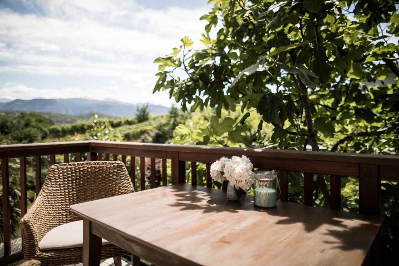Weingut Weidlhof - Suite & Breakfast - Vacation For Wine Lovers Caldaro Eksteriør billede