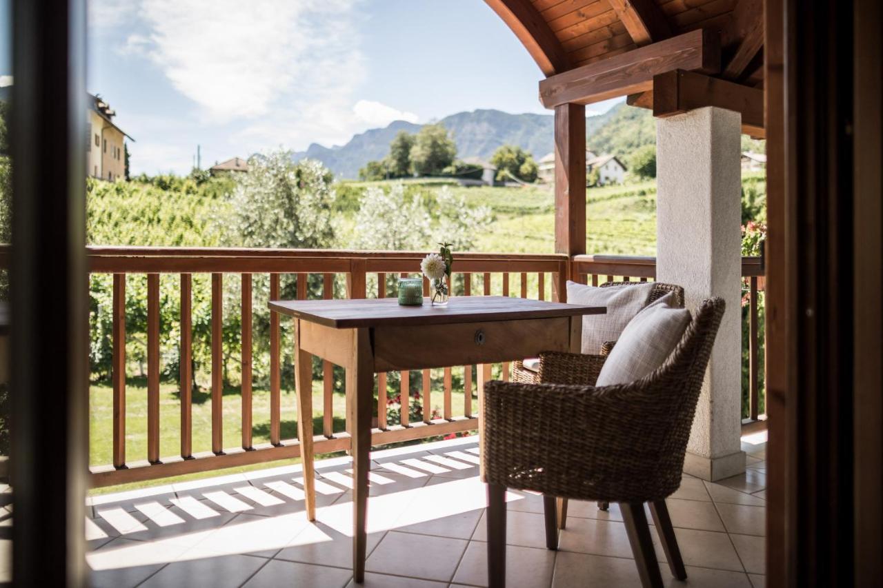 Weingut Weidlhof - Suite & Breakfast - Vacation For Wine Lovers Caldaro Eksteriør billede